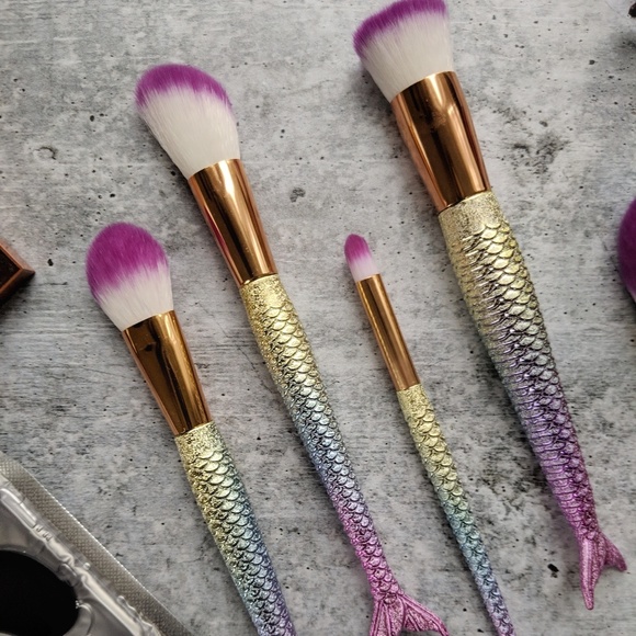 MERMAID pastel rainbow makeup brushes 6 piece set - Picture 3 of 7